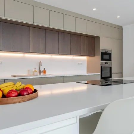 Modern 4-bedroom With Infinity Pool Villa *