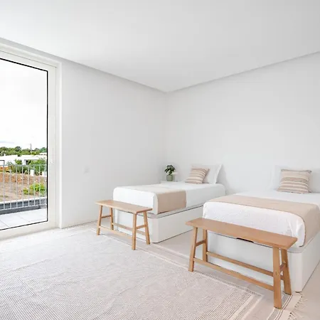 Modern 4-bedroom With Infinity Pool Villa *