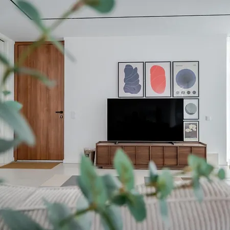 빌라 Modern 4-bedroom With Infinity Pool *