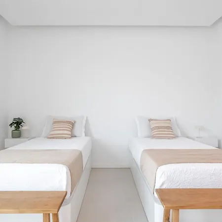 Modern 4-bedroom With Infinity Pool Villa