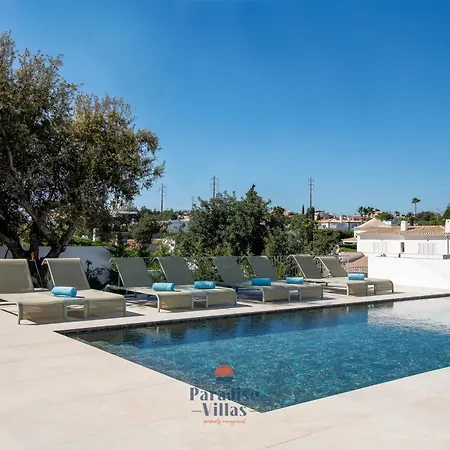 Willa Modern 4-bedroom With Infinity Pool *