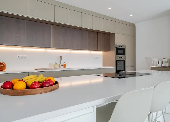 Modern 4-bedroom With Infinity Pool 빌라 *