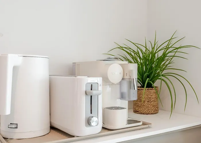 Modern 4-bedroom With Infinity Pool * 알부페이라