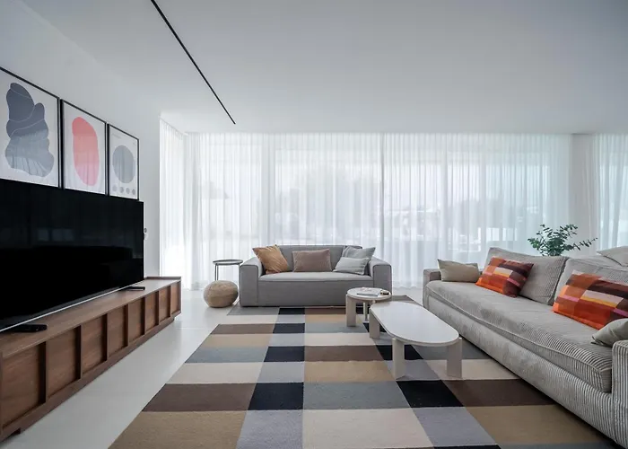 빌라 Modern 4-bedroom With Infinity Pool