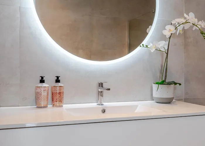 Modern 4-bedroom With Infinity Pool 빌라