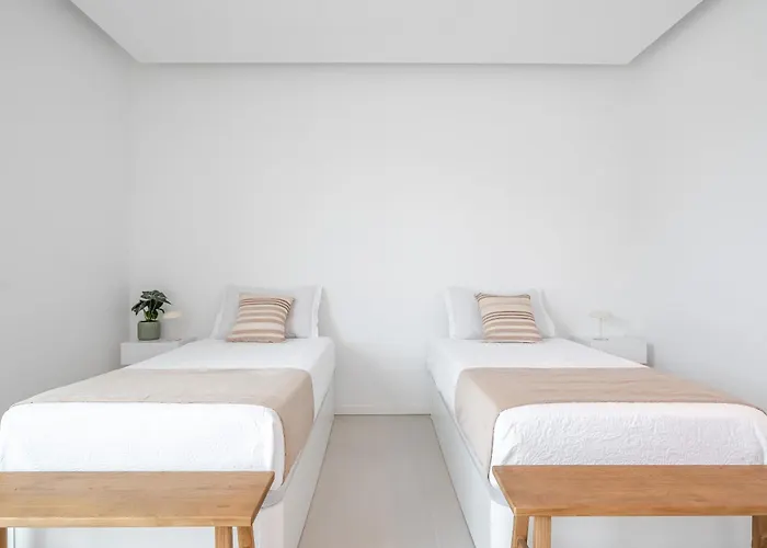 Modern 4-bedroom With Infinity Pool 빌라