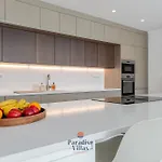 Вилла Modern 4-bedroom With Infinity Pool